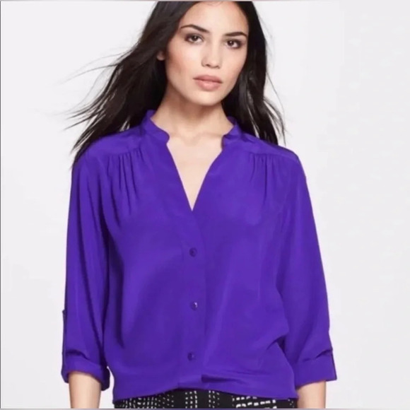 DIANE von FURSTENBERG Royal Purple 100% SILK Blouse Harlow 2 Button Down V Neck - Picture 1 of 15